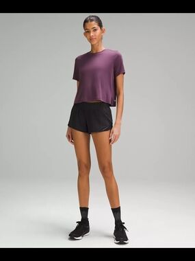 Lululemon Hotty Hot Low-Rise Lined Short 2.5"